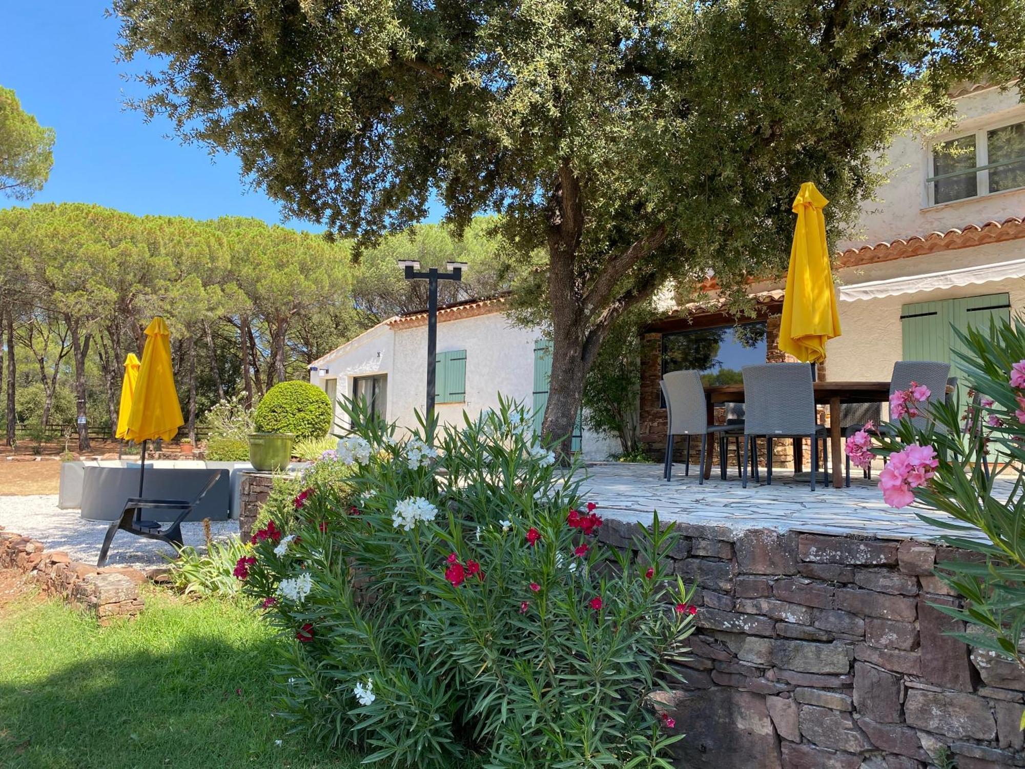 La Villa Le Cannet-des-Maures Exterior foto